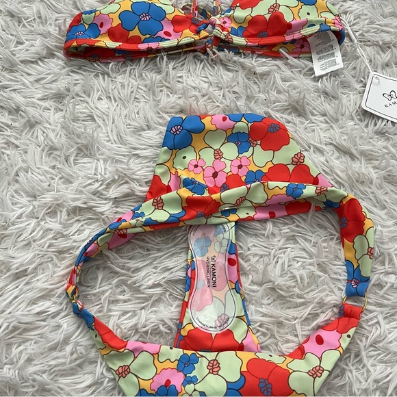 NWT Kamoni Swim O Ring Retro Floral Bikini Set Size Medium - Picture 5 of 6